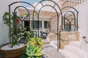 Eurus & Zephyrus Apartments